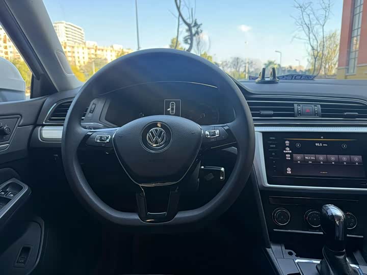 Фото 9 - Volkswagen Lamando L