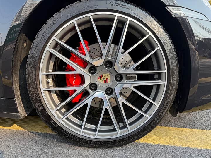 Фото 4 - Porsche 911