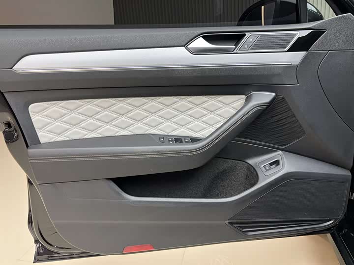 Фото 8 - Volkswagen Magotan