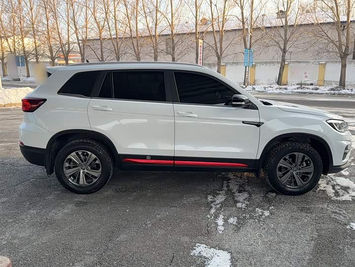 Фото 4 - Changan CS75