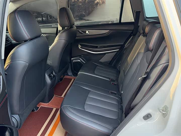 Фото 8 - Changan CS75