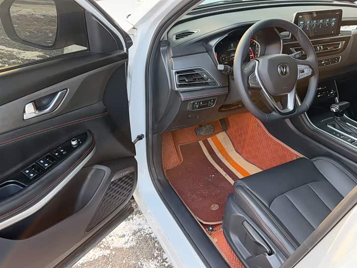 Фото 9 - Changan CS75