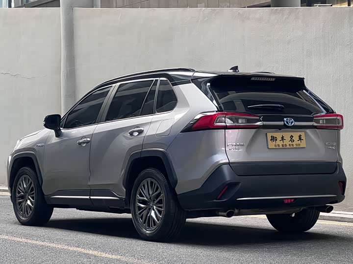 Фото 6 - Toyota Wildlander