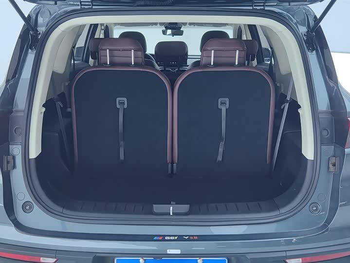 Фото 4 - Geely Okavango