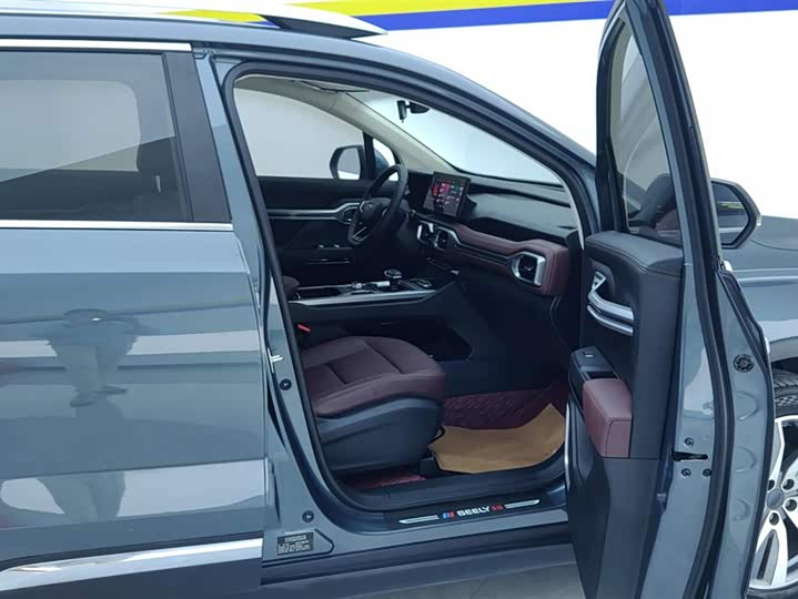 Фото 8 - Geely Okavango