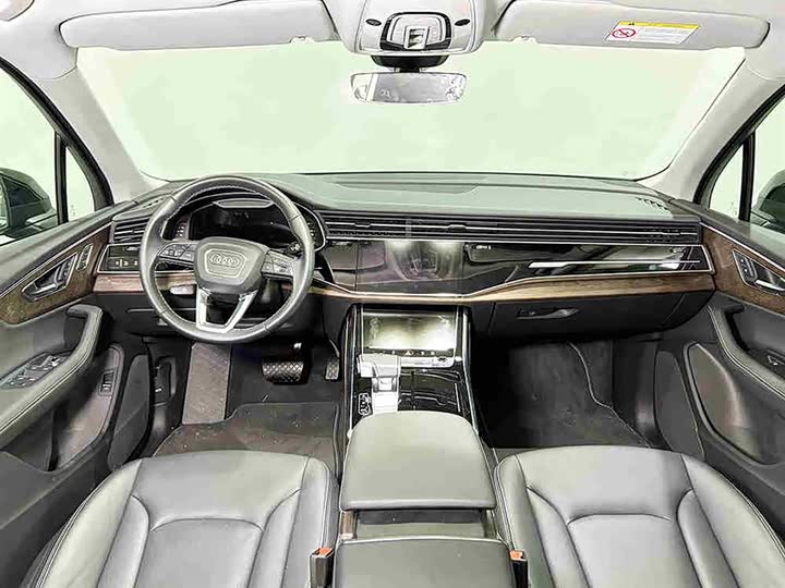 Фото 9 - Audi Q7