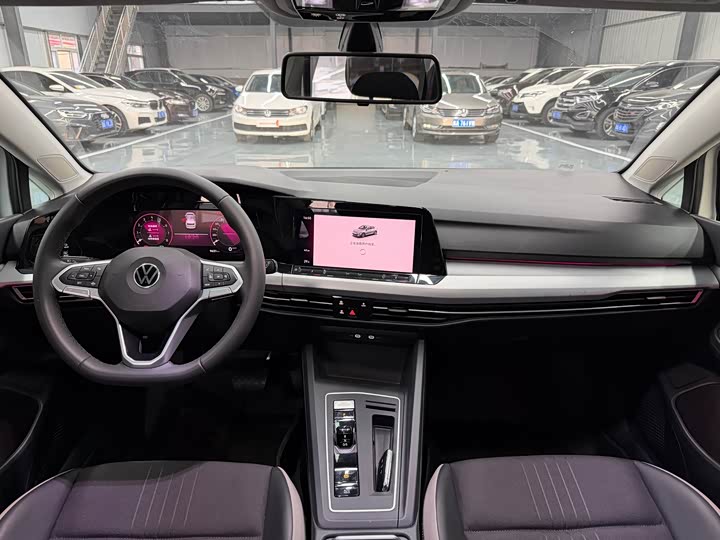 Фото 7 - Volkswagen Golf