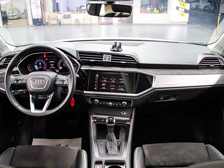 Фото 4 - Audi Q3