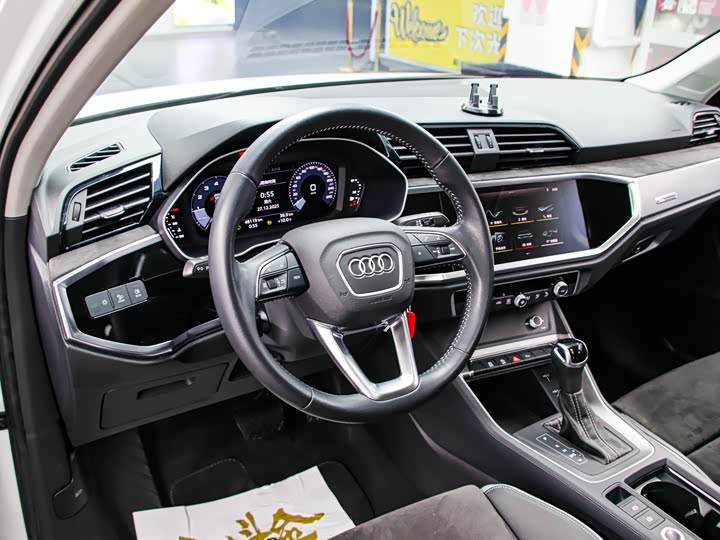Фото 5 - Audi Q3