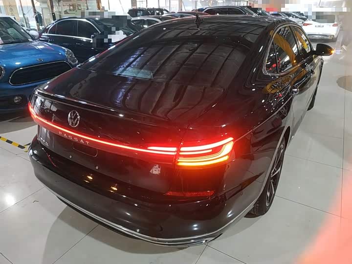 Фото 7 - Volkswagen Passat