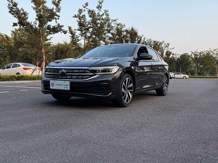 Фото 1 - Volkswagen Sagitar L