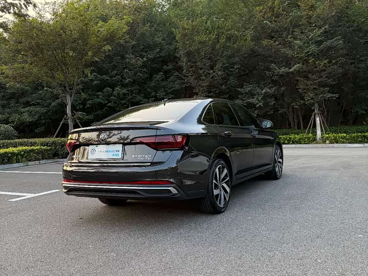 Фото 8 - Volkswagen Sagitar L