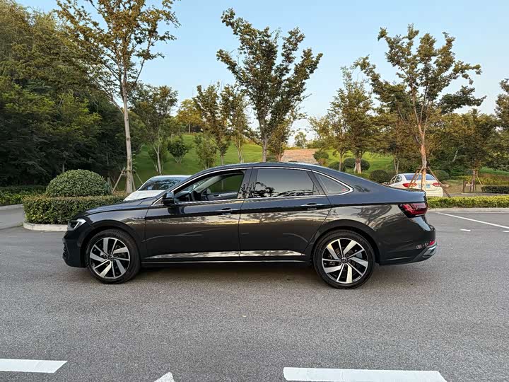 Фото 9 - Volkswagen Sagitar L