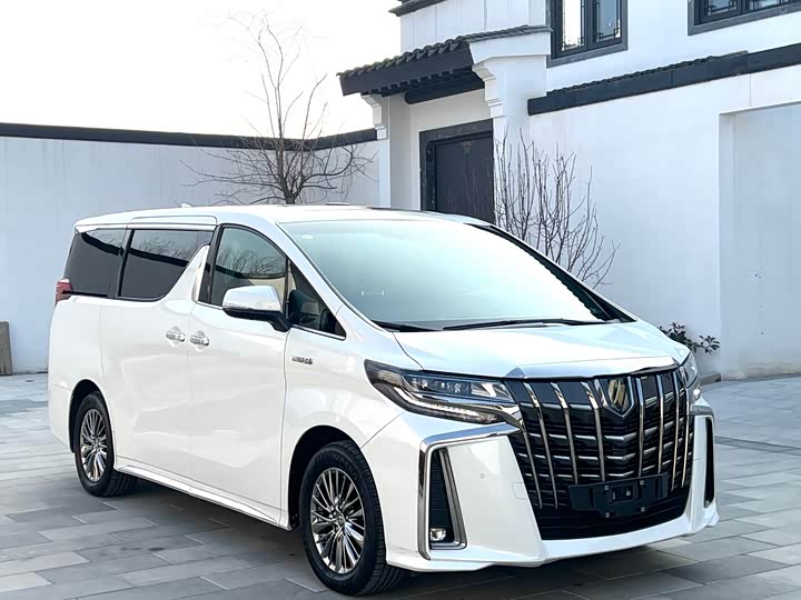 Фото 3 - Toyota Alphard