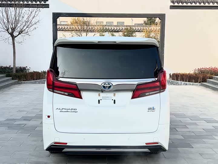 Фото 5 - Toyota Alphard