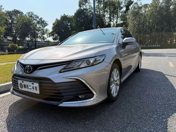 Фото 3 - Toyota Camry