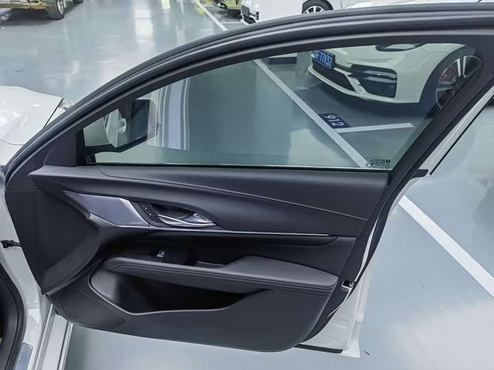 Фото 4 - Cadillac CT4