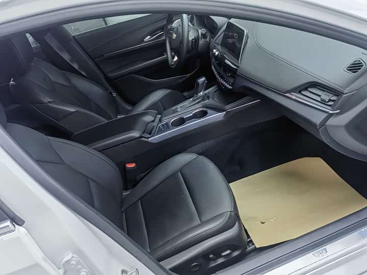 Фото 6 - Cadillac CT4