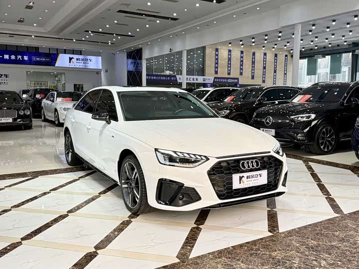 Фото 4 - Audi A4L