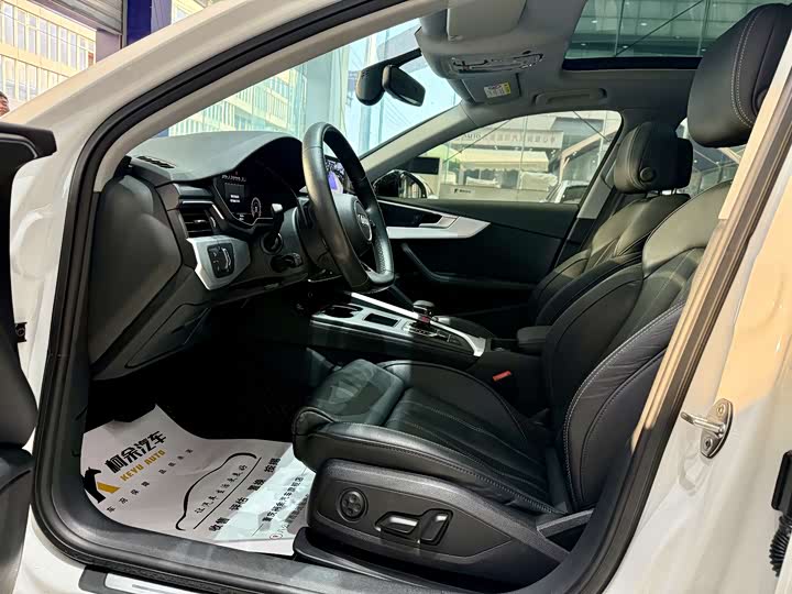 Фото 5 - Audi A4L