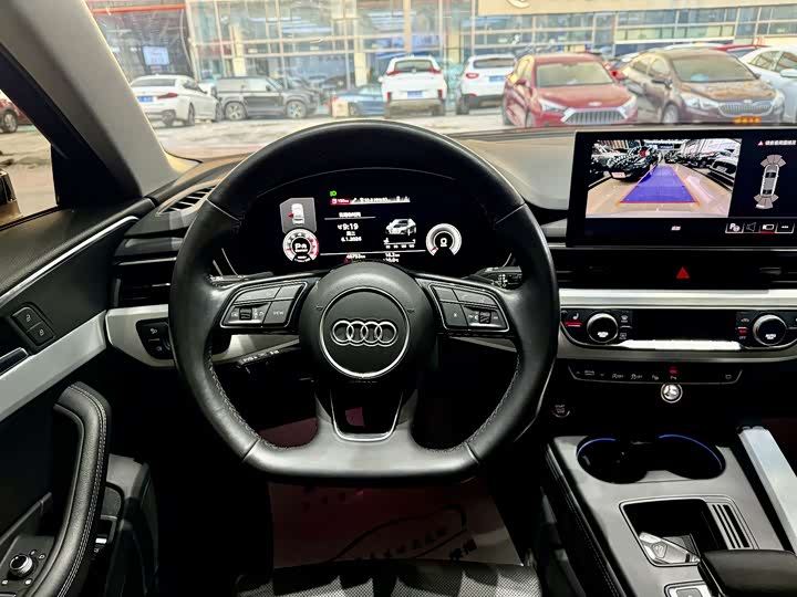 Фото 6 - Audi A4L