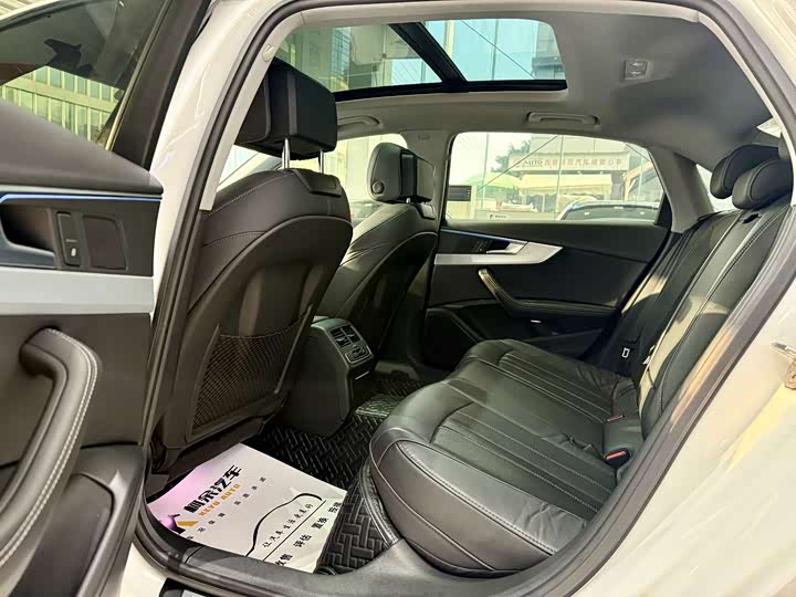 Фото 9 - Audi A4L