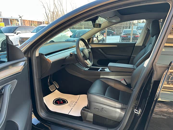 Фото 8 - Tesla Model Y