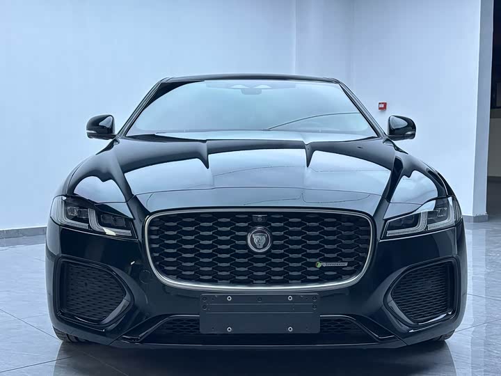 Фото 4 - Jaguar XF L