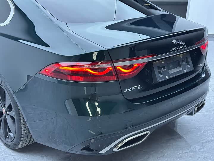 Фото 9 - Jaguar XF L