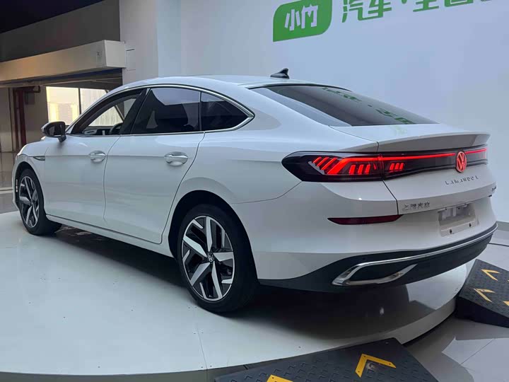 Фото 4 - Volkswagen Lamando L