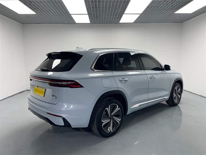 Фото 4 - Geely Monjaro