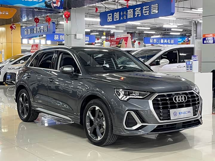 Фото 4 - Audi Q3