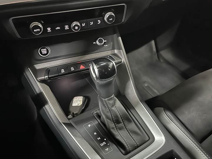 Фото 6 - Audi Q3