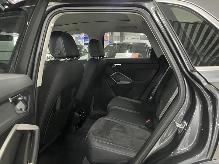 Фото 8 - Audi Q3