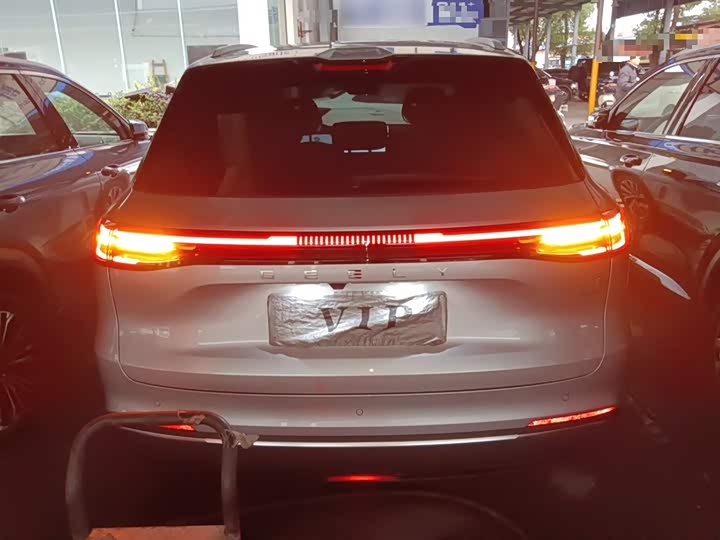 Фото 6 - Geely Galaxy Starship 7