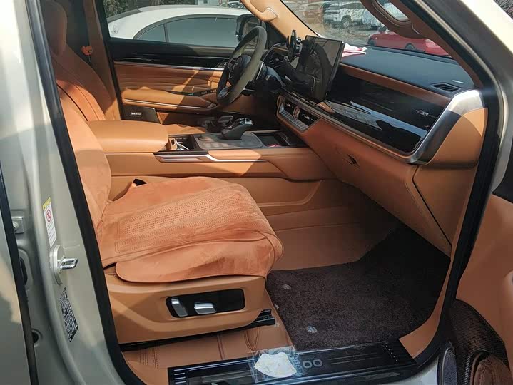 Фото 8 - Tank 500 Hybrid