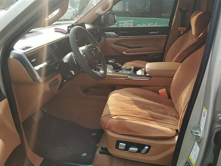 Фото 9 - Tank 500 Hybrid