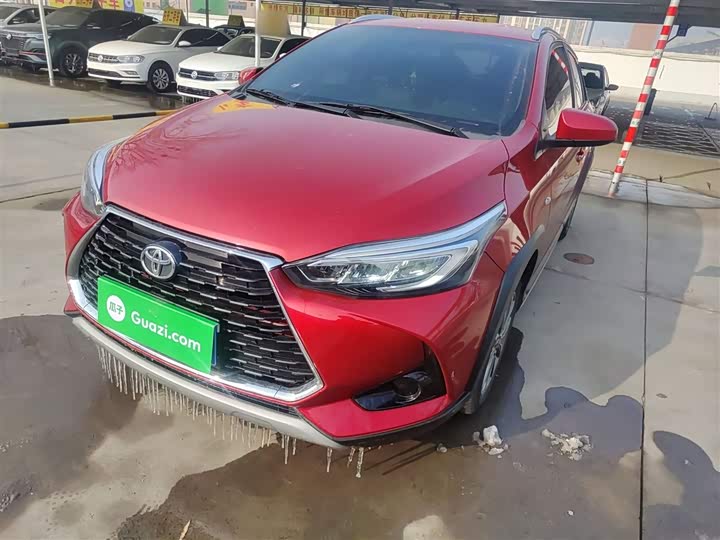 Фото 2 - Toyota Yaris L Hatchback