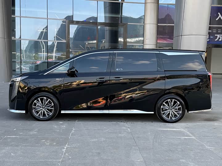 Фото 4 - GAC Trumpchi M8