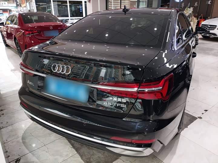 Фото 6 - Audi A6L