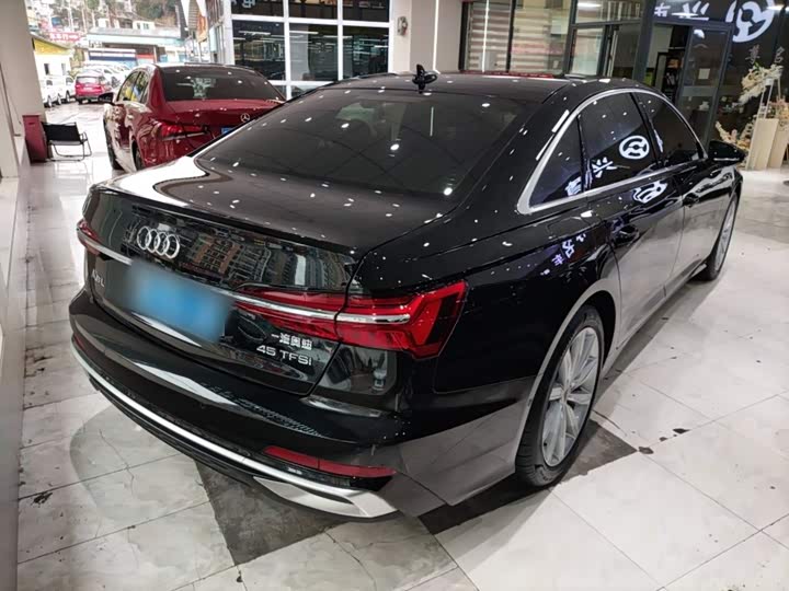 Фото 7 - Audi A6L