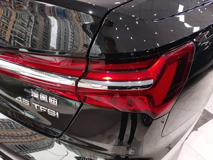 Фото 8 - Audi A6L