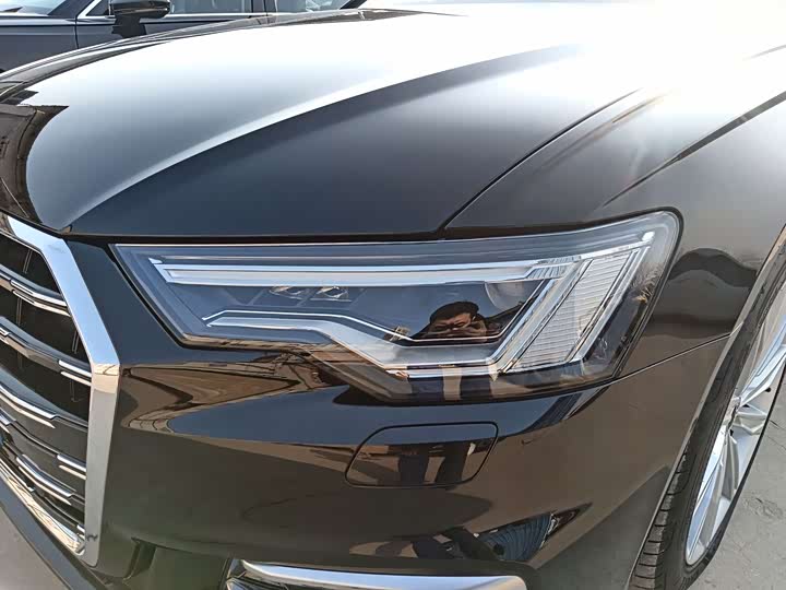 Фото 5 - Audi A6L