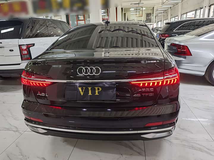 Фото 5 - Audi A6L