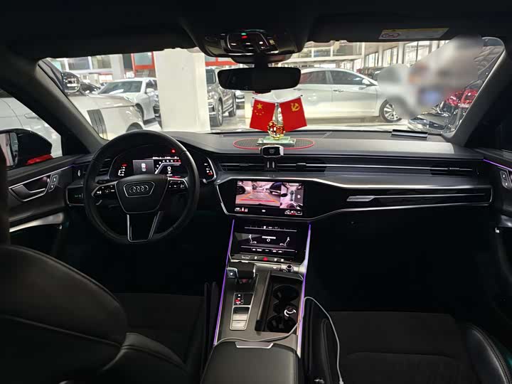 Фото 9 - Audi A6L