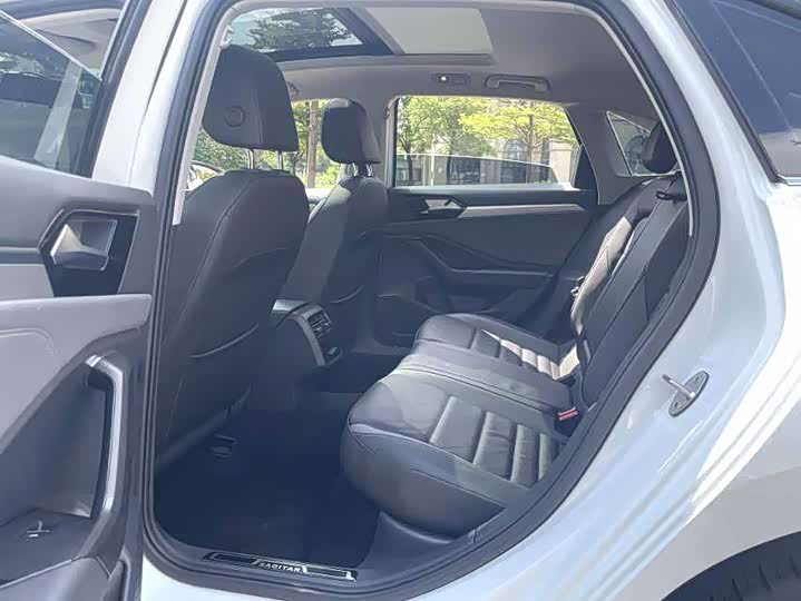 Фото 4 - Volkswagen Sagitar L