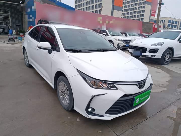 Фото 4 - Toyota Corolla