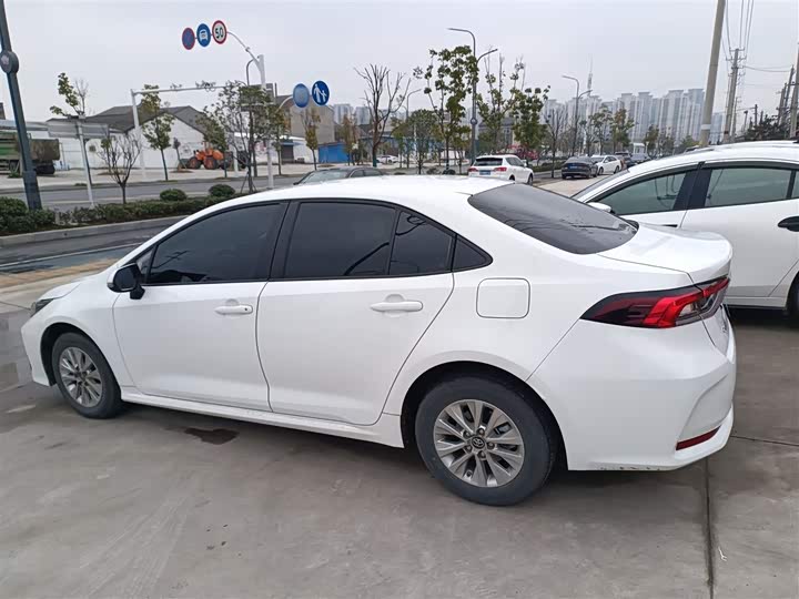 Фото 5 - Toyota Corolla