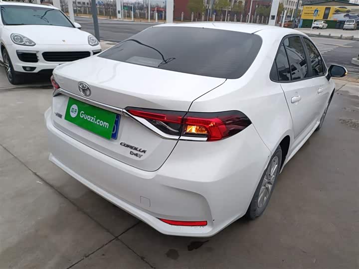 Фото 7 - Toyota Corolla