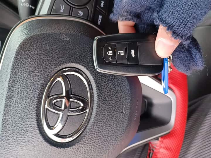 Фото 9 - Toyota Corolla